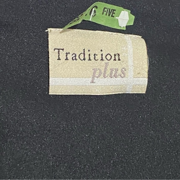 Tradition Plus asymmetrical black purple long sleeves fairy velvet floral top - Picture 10 of 12